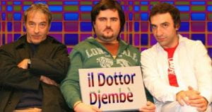 tre uomini e scritta "Il dottor Djembè"