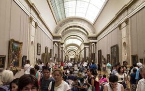 Folla in un museo