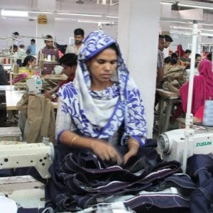 Abiti puliti, la nuova piattaforma on line per far luce sullo sfruttamento del lavoro nell’industria tessile