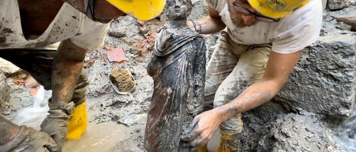 A San Casciano ritrovate con gli scavi 24 statue di bronzo etrusche e romane intatte